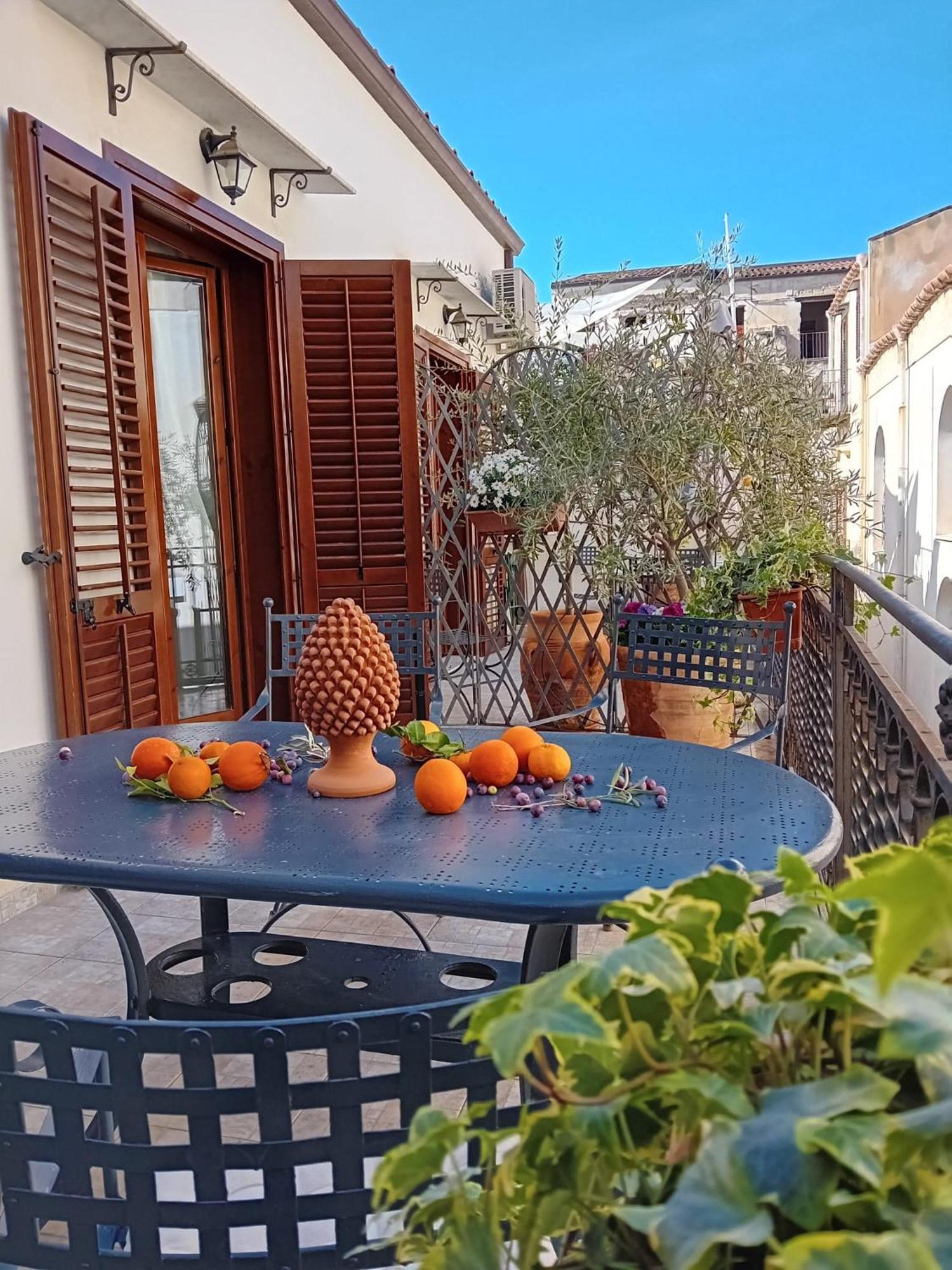 Penthouse Luxury Quattro Canti Palermo Exterior photo