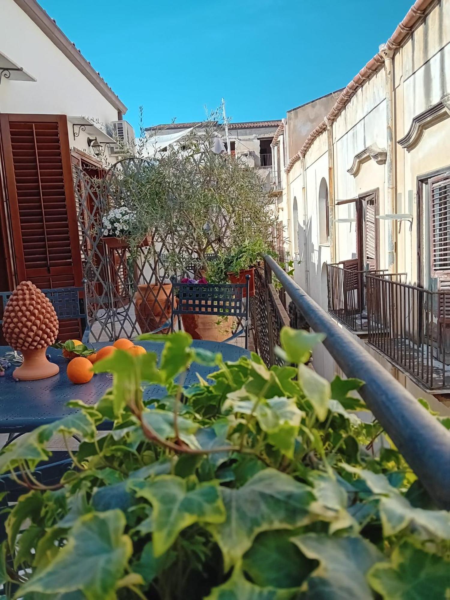 Penthouse Luxury Quattro Canti Palermo Exterior photo